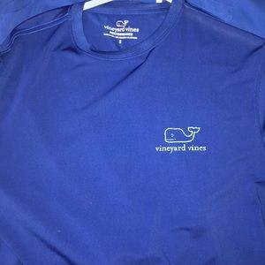 Small vineyard vines performance shirt. Light worn